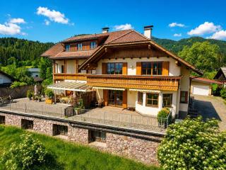 Helles Apartment mit Seeblick - 8