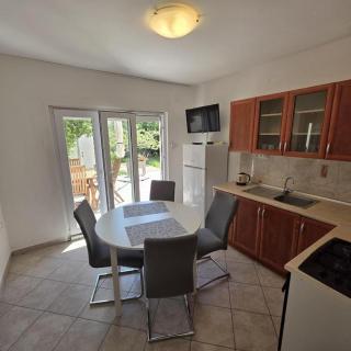Apartment near city center - free parking - private terrace ''Matea 2'' - 7