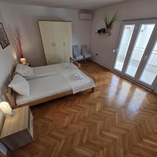 Apartment near city center - free parking - private terrace ''Matea 2'' - 5