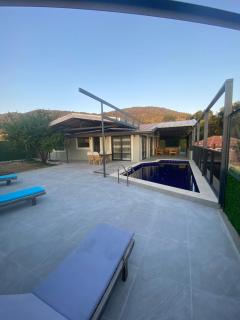 Villa Skyline - 1