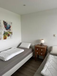 Bungalow kleine Deichperle, Strand, Deich und ein wunderschöner kleiner Ort in unmittelbarer, fußläufger Nähe! - 2