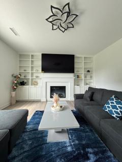 Cozy Fully Furnished Home in Avon - 0