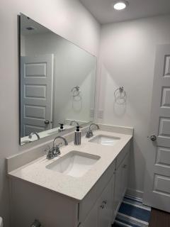 Cozy Fully Furnished Home in Avon - 9