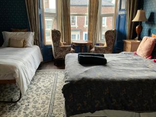 Rooms in City House nr Light Stadium - 3