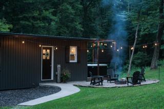 The Outpost-2 bed bungalow w/Hot Tub - 9