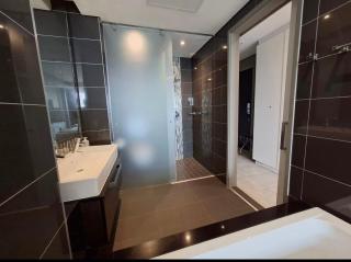 Sandton Skye - Skyline Views - Gym & Backup Water - 3