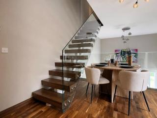 Luxury 2 bedroom Duplex Apartment Near Cambridge Station with free parking, flexible beds & workstation - 5
