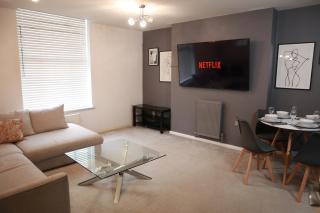 Luxury Modern Flat BHX NEC Solihull Hospital Free Parking - 0