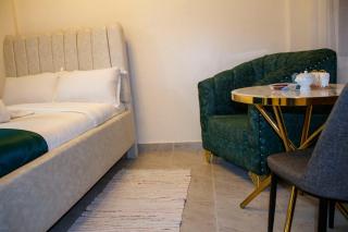 Penthouse Studio w Lake Views, 5G WiFi, Self check-in - 7