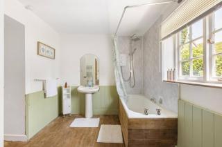 Beamed Cottage in Broadwindsor, Wood Burner - 6