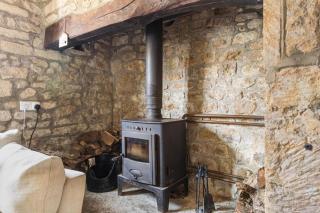 Beamed Cottage in Broadwindsor, Wood Burner - 5