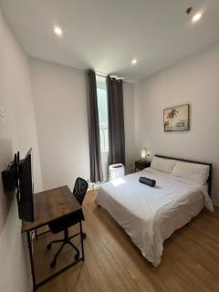 Modern Studio Downtown MTL for 2 with Free Parking - 0