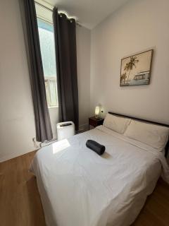 Modern Studio Downtown MTL for 2 with Free Parking - 4