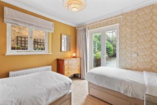 Bright 2 Bedroom Apartment with Garden in Clapham - 7