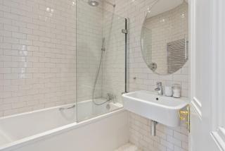 Bright 2 Bedroom Apartment with Garden in Clapham - 5