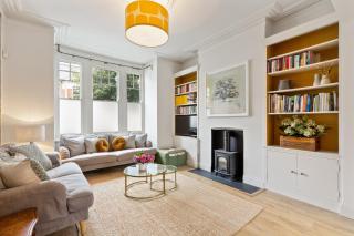 Bright 2 Bedroom Apartment with Garden in Clapham - 3