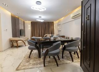 Prime 3BR Apartment Steps from City Stars شقة فاخرة 3 غرف خطوات من سيتي ستارز - 0