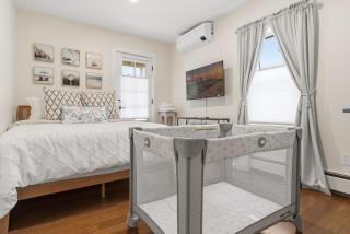 Whalers Rest, Historic Flat Near Harbor, Beach and Mystic - 3