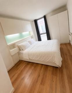 Modern 1-Bed Mailbox View Parking Available - 4