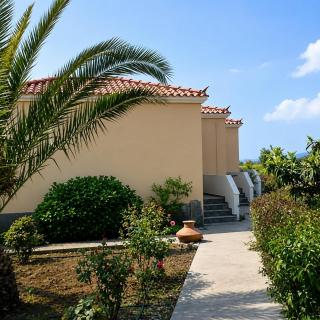 Anna Daniil Oasis Studios Skala Kallonis - 8