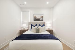 Elegant 2BR Retreat Sleek Design & Comfort - 9