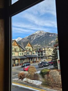 Canmore 2 bdrm condo heated pool - 8