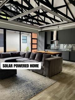 Wabi Sabi, Johannesburg - Solar Powered 3 Bedroom Home Stay - 0