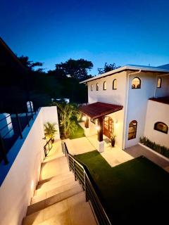 Villa Royal Luxury Beachfront Villa Pool,Gym,WIFI - 9