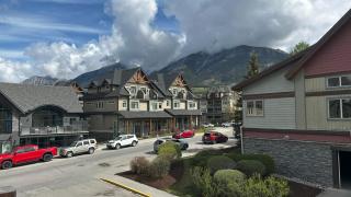 Canmore 2 bdrm condo heated pool - 9