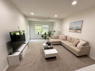 Modern Private 1BR Suite in Haymarket - 0
