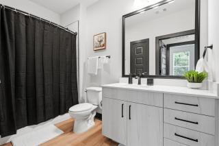 Modern Emerald Oasis Stylish Decatur Getaway - 1