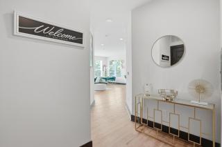 Modern Emerald Oasis Stylish Decatur Getaway - 8