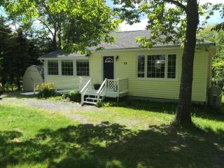 Wildrose Cottage - Lakefront Cottage next to ocean beach - 0