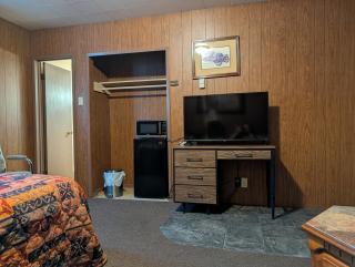 Lang's Motel - 5