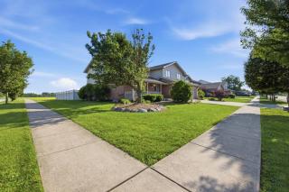 Sleeps 17 Free Parking Spacious 5BR Chicago - 3