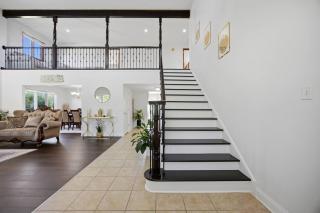 Sleeps 17 Free Parking Spacious 5BR Chicago - 5