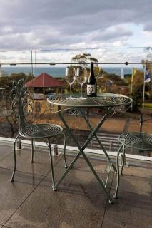 Ocean-View Apartment in Heart of Portarlington - 8