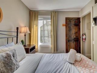 Charming Condo in the Mont Tremblant Ski Village - 4