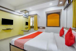 Super hotel O Adri 2 - 0