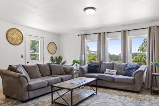Riverview Bliss in Beautiful Home - 2