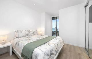 Broadbeach Oceanview 17th floor apartment - 5