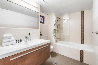 Waterfront Beach Shack - Ocean Views Spa & Pool - 6