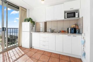 Waterfront Beach Shack - Ocean Views Spa & Pool - 4