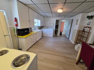 Renovated 3BD apt Pet Friendly and 8 min to beach - 7