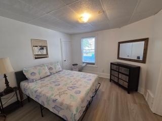 Renovated 3BD apt Pet Friendly and 8 min to beach - 3