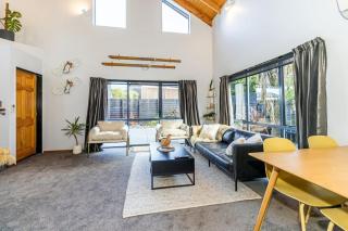 Little Black Ski Chalet | Central, WiFi, Families! - 7