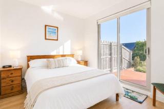 Bonbeach Retreat by Ready Set Stay - 8