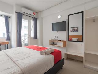 RedDoorz Apartment at Grand Sentraland Karawang - 1