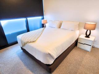 Comfy 1 Bedroom Apartment with WiFi and Parking - 9