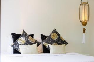 Baan Fah Sai Luxury Villa steps from Beach - 2
